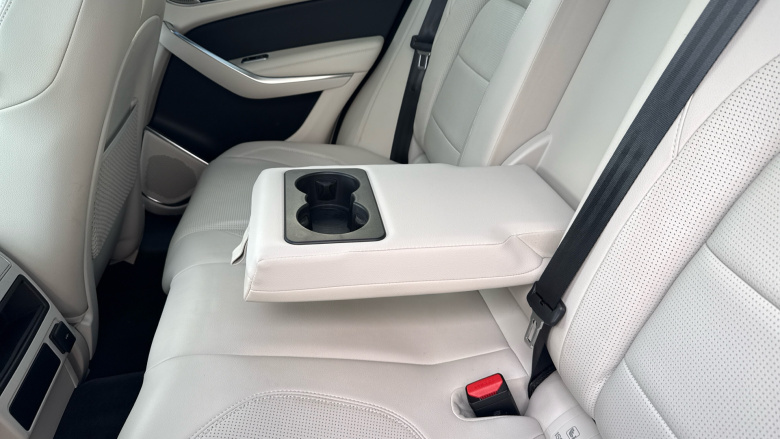 Jaguar F-Pace 2.0 D200 R-Dynamic Black 5dr Auto AWD Diesel Estate